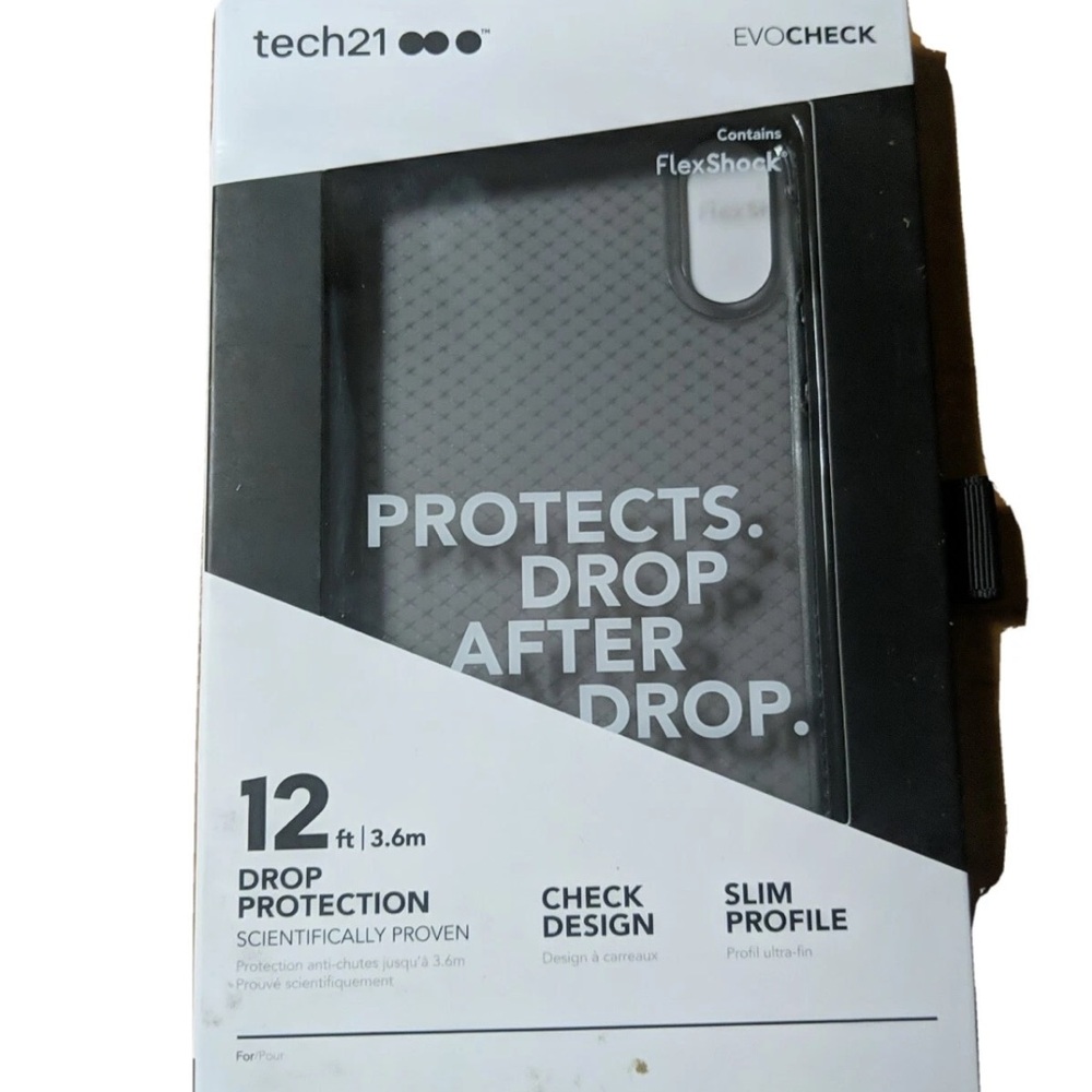 Tech21 Evo Check Smoke Black Case